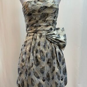 BCBGMaxAzria metallic Silver Strapless Feather-Print Cocktail Dress 6
